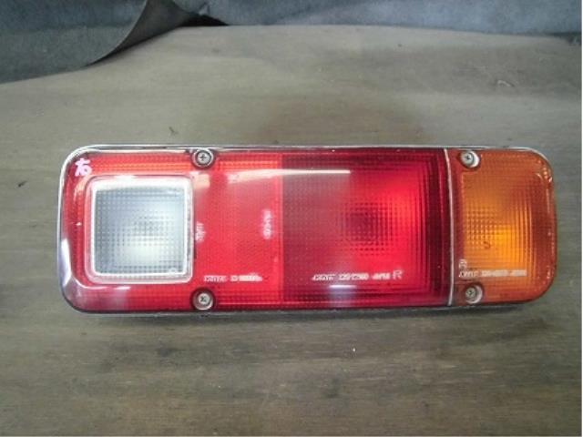 【中古】中古部品 アクティ HA3 右テールランプ 【3340180100-001382591315500】