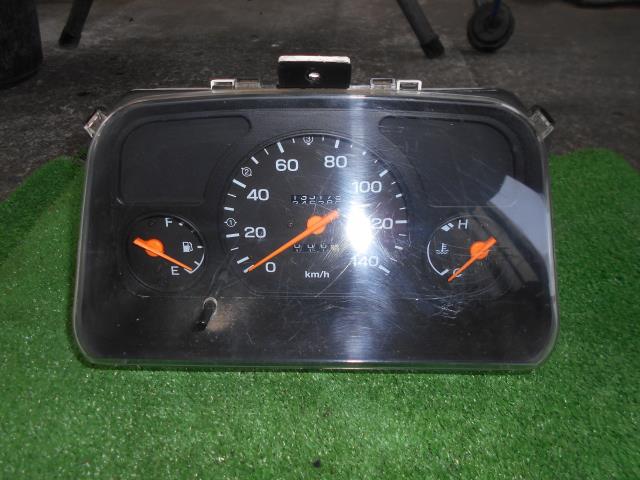 【中古】中古部品 サンバー TT2 スピードメーター 【3330190100-000002114361400】