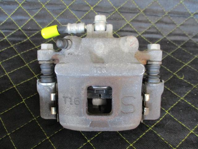 【中古】中古部品 ルークス ML21S 右フロントキャリパー 【3330660100-000022328944330】