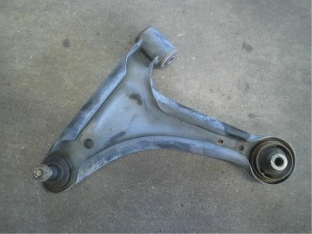 【中古】中古部品 ハイゼットアトレ S220G 右フロントロアアーム 【3340180100-001676633951720】