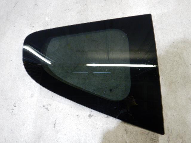 【中古】中古部品 シエンタ NSP170G 右クォーターガラス 【3330810100-221208000117280】