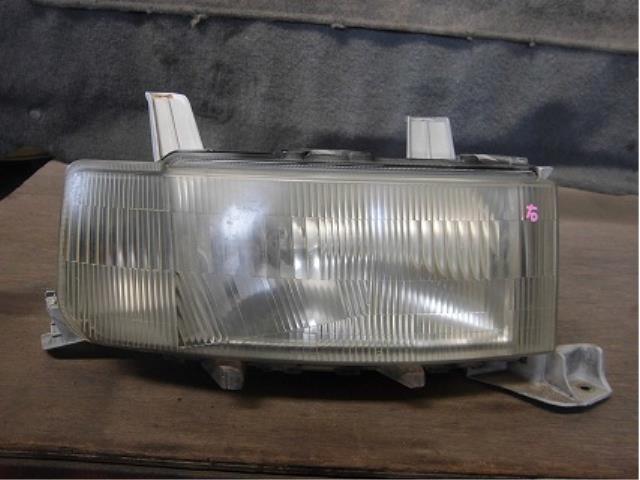 【中古】中古部品 bB NCP31 右ヘッドランプ 【3340180100-001352458410800】