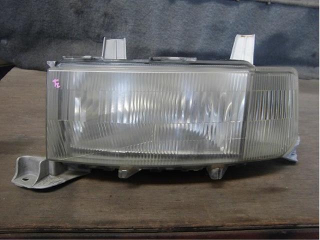 【中古】中古部品 bB NCP31 左ヘッドランプ 【3340180100-001352458610900】