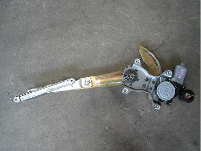 【中古】中古部品 bB NCP31 左フロントドアレギュレータ・モーター 【3340180100-001352459413220】