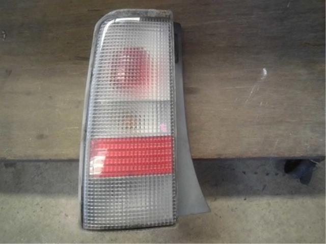 【中古】中古部品 bB NCP31 左テールランプ 【3340180100-001586224915600】
