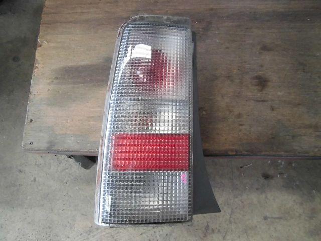 【中古】中古部品 bB NCP31 左テールランプ 【3340180100-001173811915600】