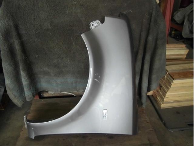 【中古】中古部品 bB NCP31 左フロントフェンダー 【3340180100-001236371010700】