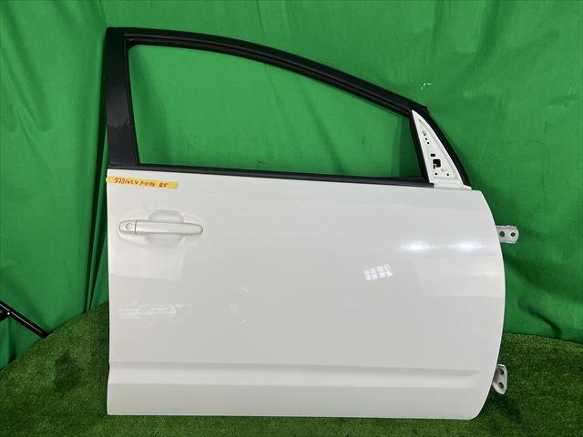 【中古】中古部品 プリウス NHW20 右フロントドア 【3330240100-000223105413100】