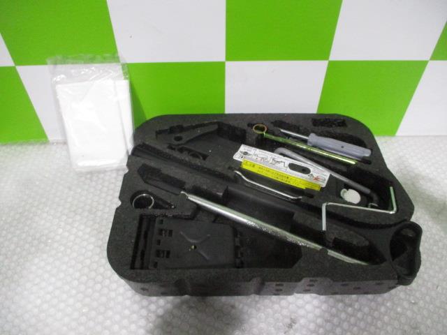 【中古】中古部品 BMW ミニ RA16 車載工具 【3330530100-000005041577700】