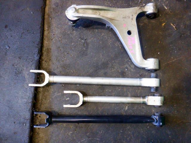 【中古】中古部品 スカイライン HV37 左リアロアアーム 【3340140100-000022338751840】