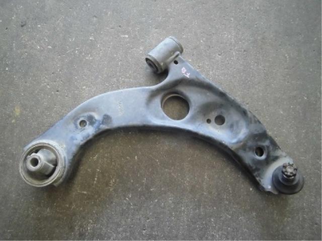 【中古】中古部品 ミラアヴィ L250S 右フロントロアアーム 【3340180100-001470463951720】