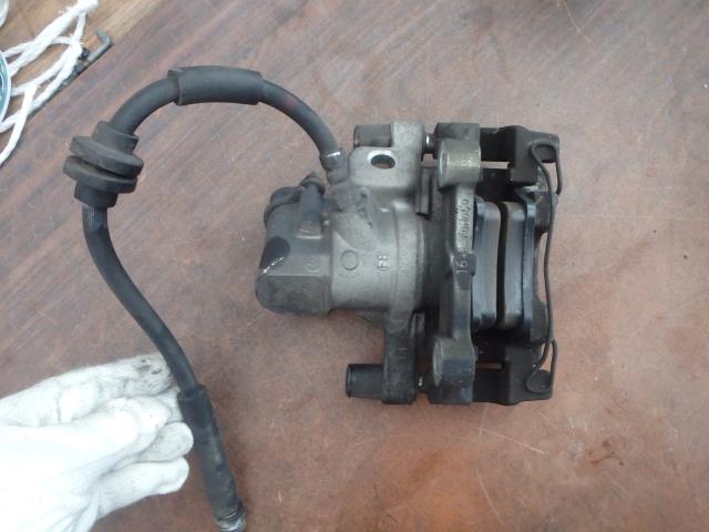 【中古】中古部品 ビアンテ CCEFW 左リアキャリパー 【3331010800-000020542344460】