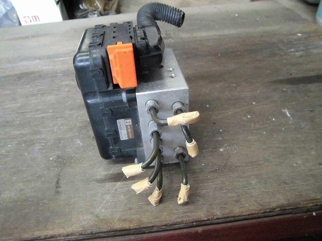 【中古】中古部品 ワゴンR MC22S ABSアクチュエーター 【3340180100-001029417742500】