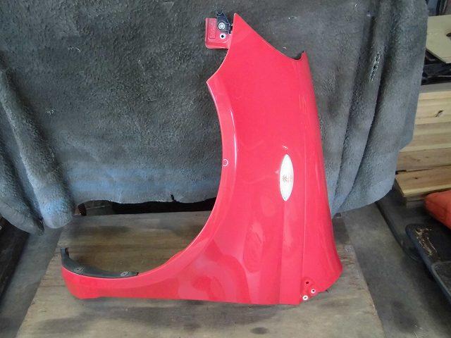 【中古】中古部品 ヴィッツ SCP10 左フロントフェンダー 【3340180100-001200226210700】