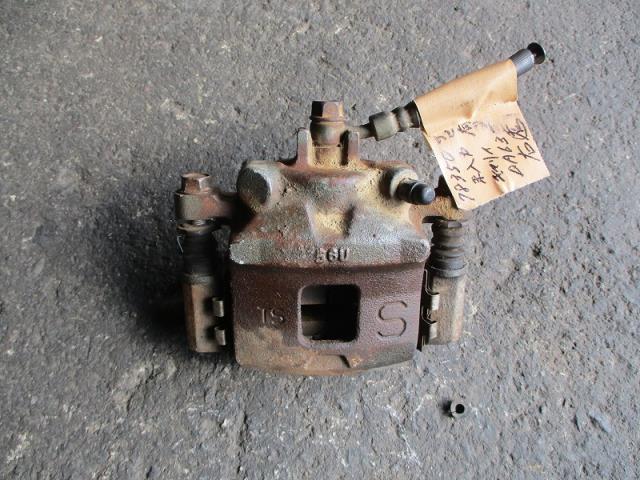 【中古】中古部品 キャリィ DA63T 右フロントキャリパー 【3500080000-221115000644330】
