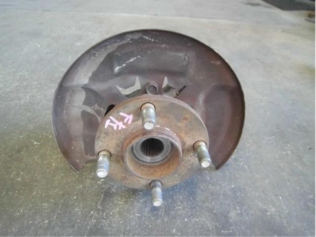 【中古】中古部品 サンバー TT2 左フロントナックルハブ 【3340180100-001405233944340】