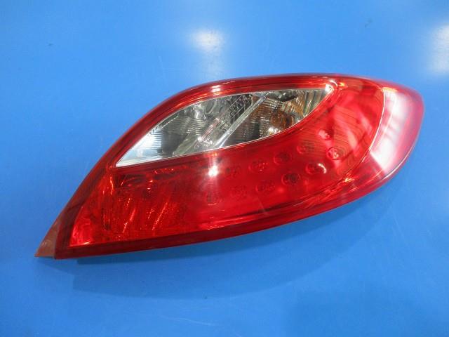 【中古】中古部品 デミオ DE3FS 右テールランプ 【3310590000-000005685715500】