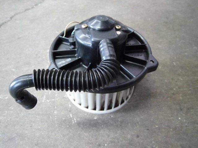 【中古】中古部品 サンバー TT2 ヒーターブロアモーター 【3340180100-001044921267900】