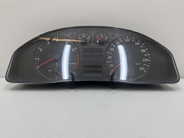 【中古】中古部品 アウディ A4 8DADR スピードメーター 【3310070100-000703225761400】