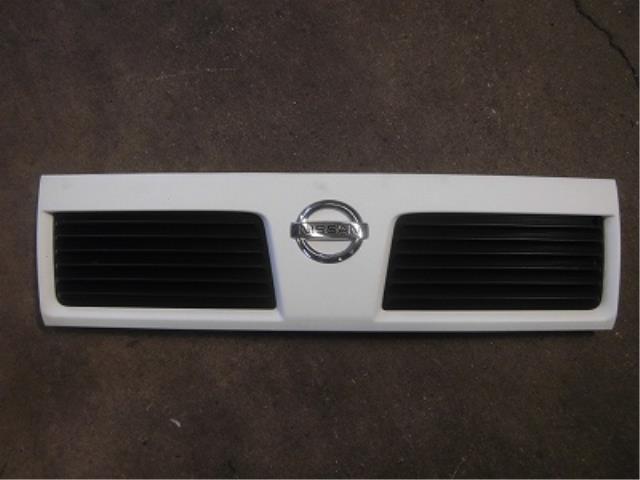 【中古】中古部品 クリッパー U71V ラジエータグリル 【3340180100-001623723210400】