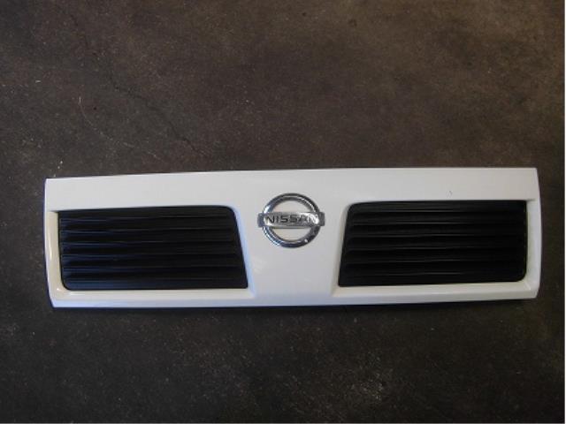 【中古】中古部品 クリッパー U72T ラジエータグリル 【3340180100-001444392110400】