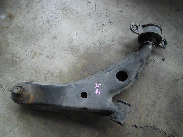 【中古】中古部品 プレオ RA1 右フロントロアアーム 【3340180100-001203327251720】