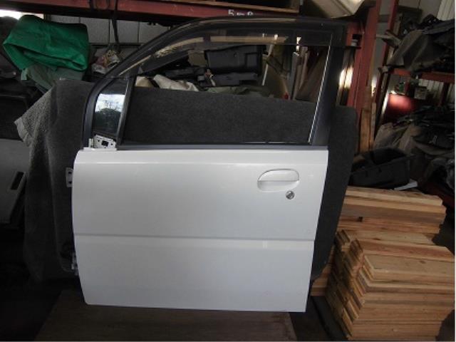 メーカー ダイハツ 車名 ムーヴ 型式類別 12157-0014 グレード X 認定型式 CBA-L150S 車両タイプ 5ドアハッチバック 年式 H16/10 シフト 4CT 駆動 通称型式 L150SGPGF エンジン型式 EF-VE ミッション型式 アクスル型式 車体色 パールホワイト 車体色No W16 トリム色No FFS3 走行距離(Km) メーカー純正品番 67002-B2010-000 部品メーカー品番 保証 0ヶ月/0km 付加情報 PW　凹み,塗り,塗装剥げ有,(1)へこみ 20mm X 20mm (2)へこみ 20mm X 20mm (3)塗り,凹み 10mm X 10mm (4)縁塗装剥げ 20mm X 20mm (5)縁塗装剥げ 縦に10mm (6)縁塗装剥げ有 。 (7)うすい凹み,小キズ有 。 商品情報 ※純正番号およびモデル番号は参考としてください。※リビルト部品を購入される際のお願い【再生部品】と表示されているものをリビルト部品と呼んでいます。リビルト部品の場合には、交換時に取り外した部品をご返却していただく場合があります。詳しくはこちら※大物商品(ドア・ボンネット・バンパー等)は個人宅への配送ができない場合がございます。その場合、最寄りの配送業者支店止め等の対応となりますので、あらかじめご了承ください。 ページ上部へ【中古】中古部品 ムーヴ L150S 左フロントドア 【3340180100-001401898313200】