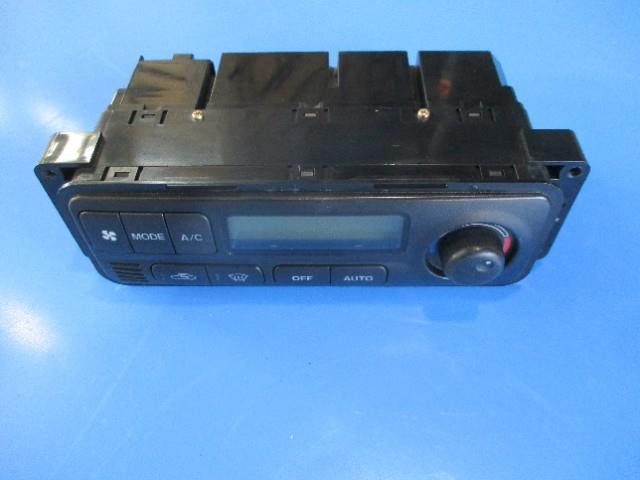 【中古】中古部品 MRワゴン MF21S A/Cスイッチパネル 【3310590000-000005698860900】