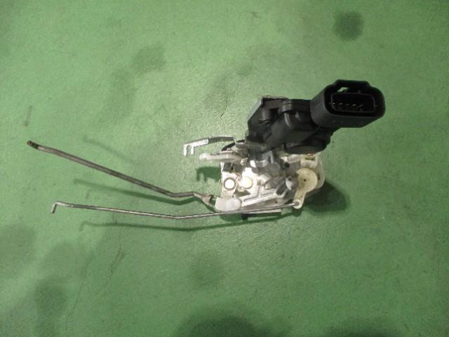 【中古】中古部品 アルト HA24S 右フロントドアロックソレノイド 【3310590000-000005710264550】