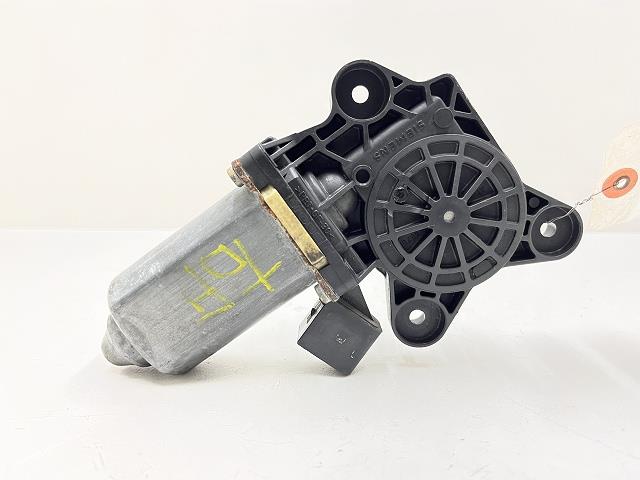 【中古】中古部品 ベンツ Sクラス 220175 右フロントドアレギュレータ・モーター 【3310070100-000703419213120】