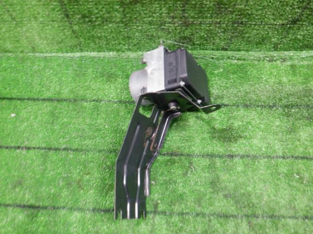 【中古】中古部品 ワゴンR MH21S ABSアクチュエーター 【3330420100-230113000342500】