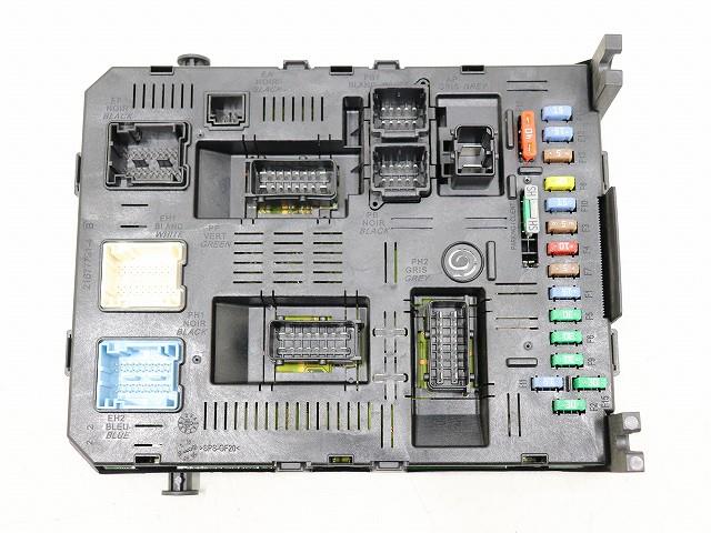 【中古】中古部品 プジョー 307 M307CC ヒューズボックス 【3310070100-000203021067800】