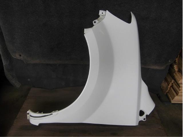 【中古】中古部品 eKワゴン H81W 左フロントフェンダー 【3340180100-001340836410700】