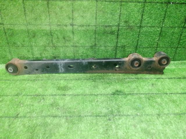 【中古】中古部品 ルクラ L465F 左リアロアアーム 【3330420100-230117000651840】