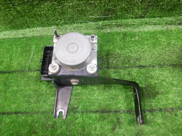 【中古】中古部品 マーチ NK13 ABSアクチュエーター 【3330420100-230118000142500】