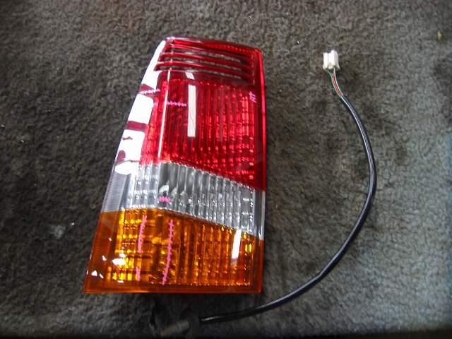 【中古】中古部品 トッポBJ H42A 左テールランプ 【3340180100-000631603515600】