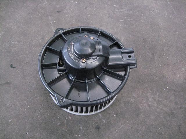 【中古】中古部品 レグナム EA1W ヒーターブロアモーター 【3340180100-000899165367900】