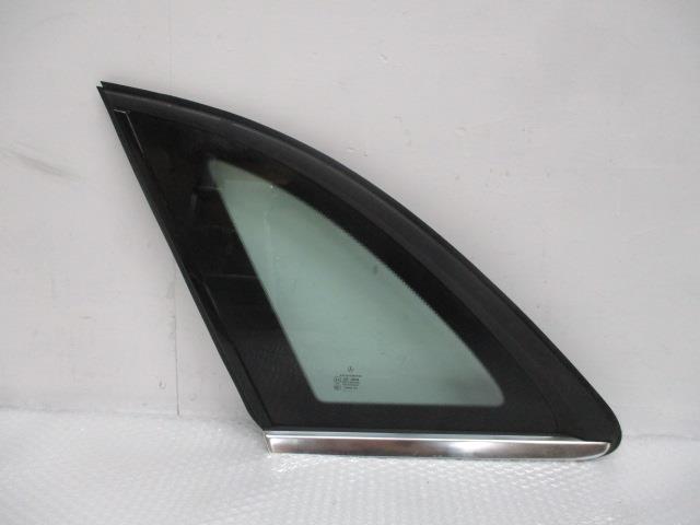 メーカー メルセデスベンツ 車名 ベンツ Bクラス 型式類別 17123-0002 グレード B180 右ハンドル 認定型式 DBA-246242 車両タイプ ステーションワゴン 年式 H24/10 シフト 7FT 駆動 通称型式 WDD246242 エンジン型式 270 ミッション型式 アクスル型式 車体色 コスモスブラック 車体色No 191 トリム色No 走行距離(Km) 59,780 メーカー純正品番 部品メーカー品番 保証 0ヶ月/0km 付加情報 グリーン/M187/AGC　　CP4212/164733,位置決めピン破損.裏面ゴム切れあり/洗車傷程度　 商品情報 ※純正番号およびモデル番号は参考としてください。※リビルト部品を購入される際のお願い【再生部品】と表示されているものをリビルト部品と呼んでいます。リビルト部品の場合には、交換時に取り外した部品をご返却していただく場合があります。詳しくはこちら※大物商品(ドア・ボンネット・バンパー等)は個人宅への配送ができない場合がございます。その場合、最寄りの配送業者支店止め等の対応となりますので、あらかじめご了承ください。 ページ上部へ【中古】中古部品 ベンツ Bクラス 246242 左クォーターガラス 【3500170000-230125501617290】