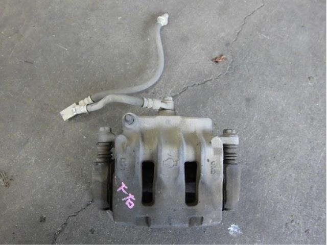 【中古】中古部品 グロリア MY34 右フロントキャリパー 【3340180100-001243369544330】
