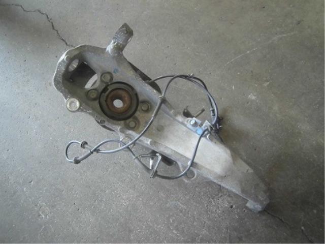 【中古】中古部品 フーガ PY50 左フロントナックルハブ 【3340180100-001577038544340】
