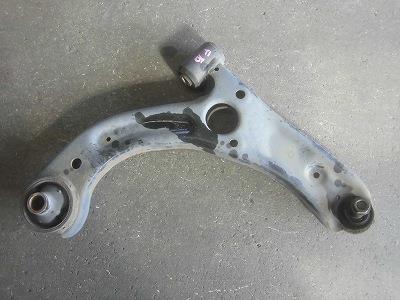 【中古】中古部品 ムーヴコンテ L575S 右フロントロアアーム 【3340180100-230126000151720】