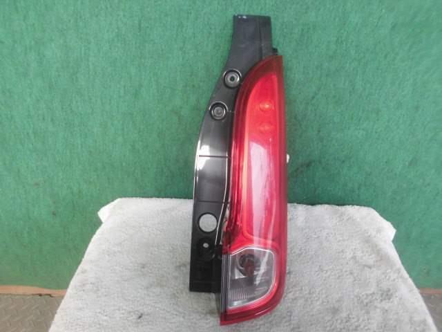 【中古】中古部品 スペーシア MK32S 右テールランプ 【3310420000-000002152115500】