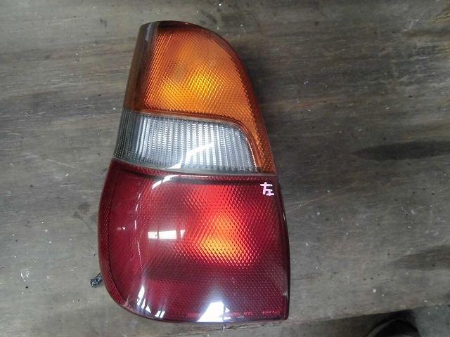 【中古】中古部品 ウイングロード WFY10 左テールランプ 【3340180100-001036977315600】