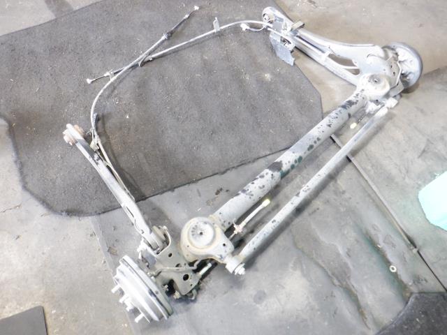 【中古】中古部品 ハスラー MR31S リアアクスルビーム 【3340140100-000022348153500】
