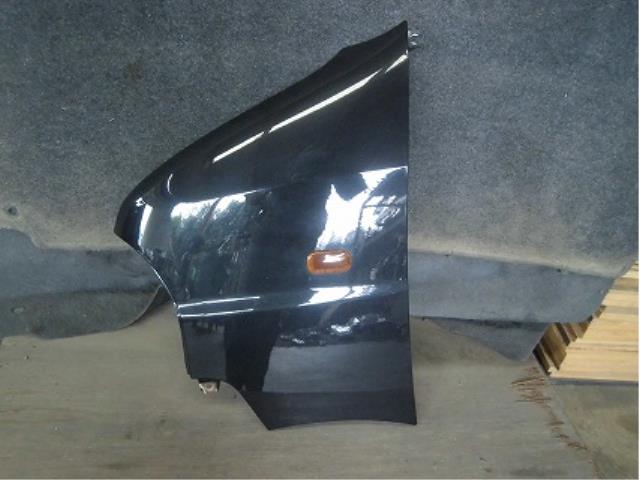 メーカー ダイハツ 車名 ハイゼットアトレ 型式類別 10208-0059 グレード カスタムターボ 認定型式 GF-S220G 車両タイプ ケイワゴン 年式 H13/11 シフト 4CT 駆動 通称型式 S220GSPVZ エンジン型式 EF-DET ミッション型式 アクスル型式 車体色 ブラックメタリック 車体色No 6A5 トリム色No FLS7 走行距離(Km) メーカー純正品番 53812-97501-000 部品メーカー品番 保証 0ヶ月/0km 付加情報 うすい凹み,小キズ有 商品情報 ※純正番号およびモデル番号は参考としてください。※リビルト部品を購入される際のお願い【再生部品】と表示されているものをリビルト部品と呼んでいます。リビルト部品の場合には、交換時に取り外した部品をご返却していただく場合があります。詳しくはこちら※大物商品(ドア・ボンネット・バンパー等)は個人宅への配送ができない場合がございます。その場合、最寄りの配送業者支店止め等の対応となりますので、あらかじめご了承ください。 ページ上部へ【中古】中古部品 ハイゼットアトレ S220G 左フロントフェンダー 【3340180100-001387933210700】