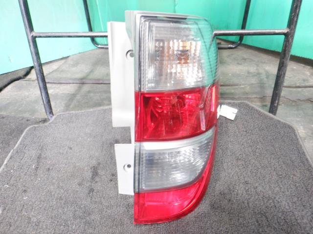 【中古】中古部品 ゼスト JE1 右テールランプ 【3340140100-000023257115500】