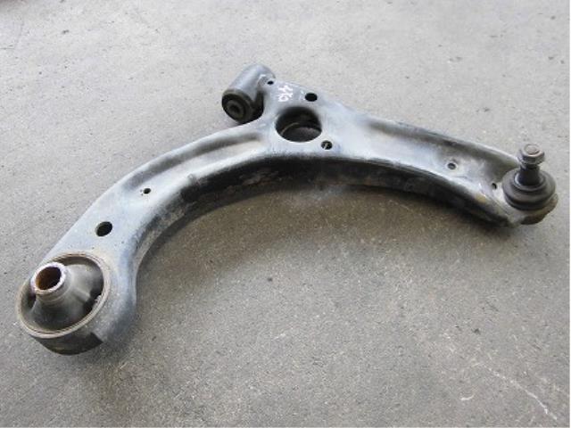 【中古】中古部品 ミラ L275S 右フロントロアアーム 【3340180100-001263888251720】