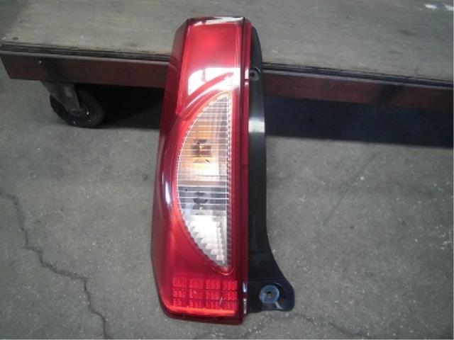 【中古】中古部品 アルト HA24S 左テールランプ 【3340180100-001620386715600】