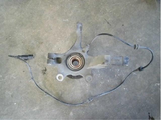 【中古】中古部品 キューブ YZ11 左フロントナックルハブ 【3340180100-001435570444340】