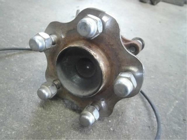 【中古】中古部品 ラフェスタ B30 リアハブ 【3340180100-001628760644470】